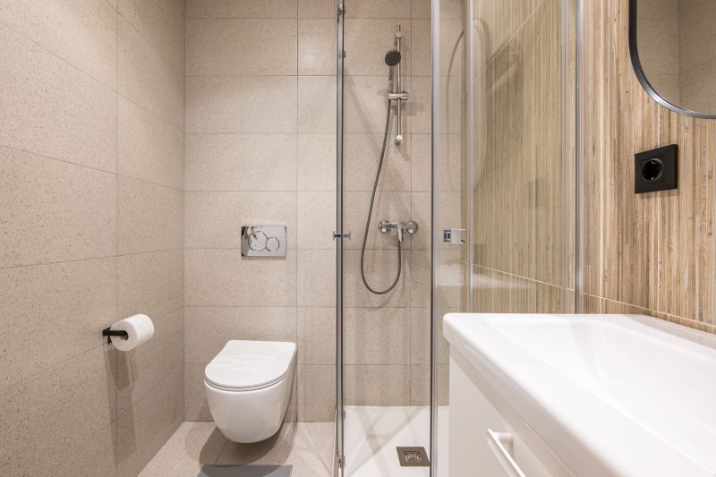 Shower with Space-Saving Niche